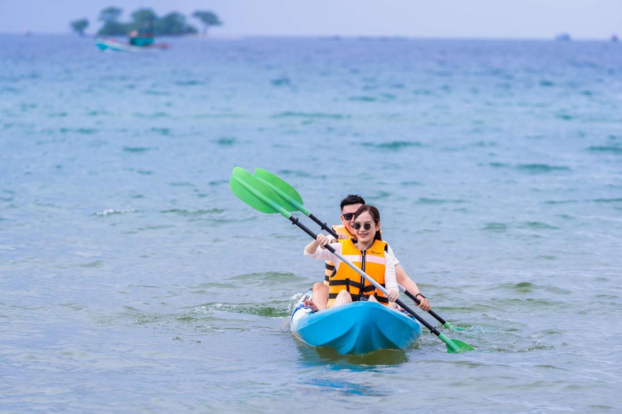 Radisson Blu Resort Phu Quoc Exterior foto Kayaking in Pattaya